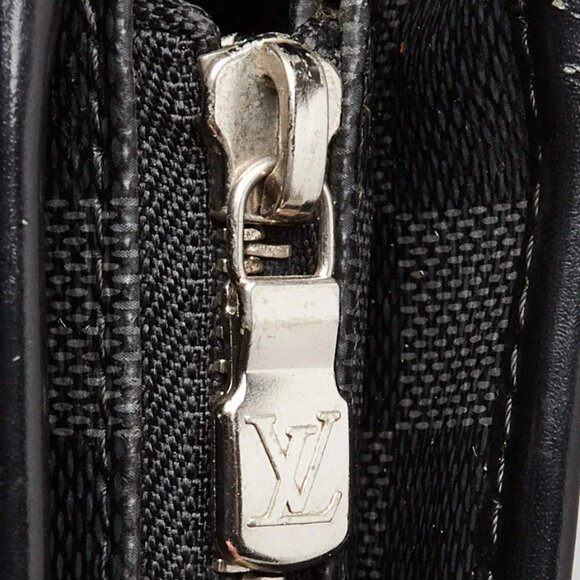 Louis Vuitton Damier Graphite Canvas Tadao Bag - Picture 7 of 12